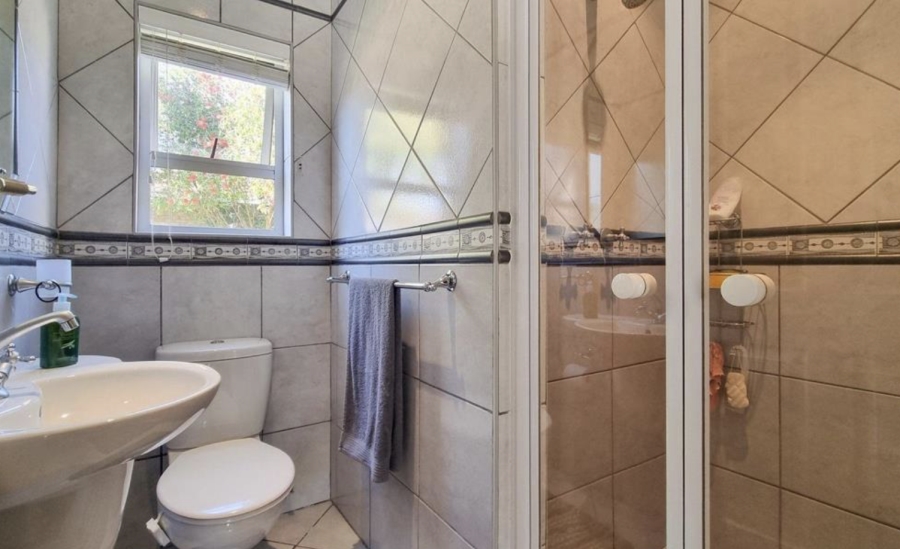 To Let 4 Bedroom Property for Rent in Rosendal Western Cape